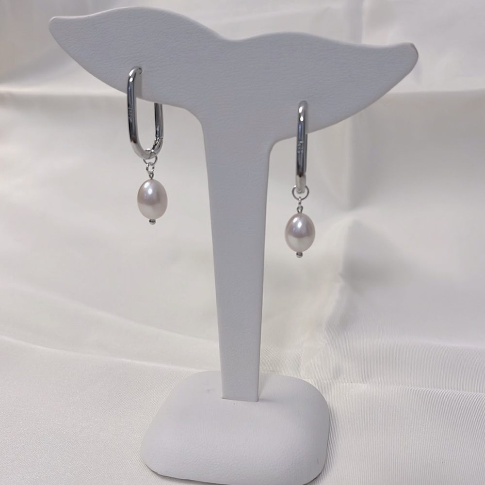 pearl earrings